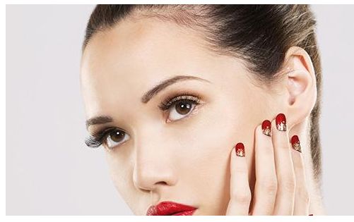 李靜整容了嗎？揭秘她迷人的新形象