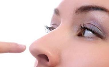 蘆薈膠真的有驚人的功效嗎？特別是，它適合直接用在臉上嗎？