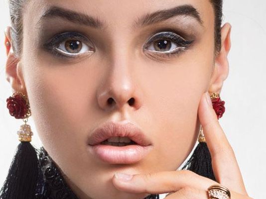 秦海璐整容傳聞揭秘：她坦然回應(yīng)了這些猜測！