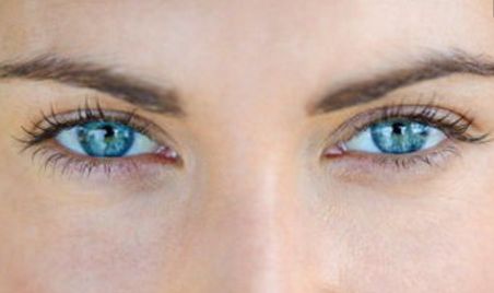 章艷整容了嗎？全新形象驚艷登場！我們揭秘她的整容計劃以及效果