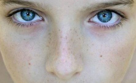 胡可整容了嗎？揭秘胡可動(dòng)人的美貌背后的秘密！