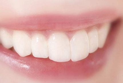 腫眼泡吸脂價(jià)格可否達(dá)數(shù)千？埋線雙眼皮是否可行？