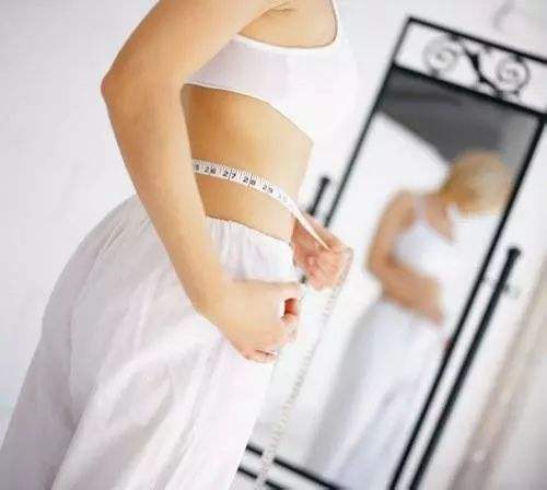 太陽穴長痘痘是何原因?qū)で蠼鉀Q方法