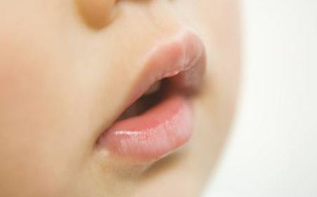 哪家鄭州醫(yī)院的內(nèi)眼角開(kāi)好？醫(yī)生經(jīng)驗(yàn)和效果如何？