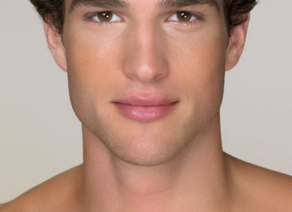 達(dá)康書記的臉是否接受了整容手術(shù)？揭秘他的新顏容。