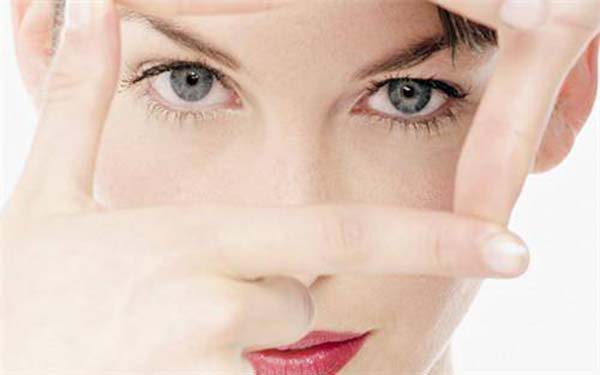 哪些材料適合隆鼻假體？術(shù)后如何護(hù)理呢？新手優(yōu)化標(biāo)題：隆鼻假體的材料和術(shù)后護(hù)理方法有哪些？