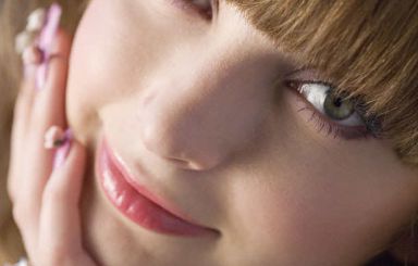 金藝媛曝光鼻子整容經(jīng)歷，揭秘她的改變！