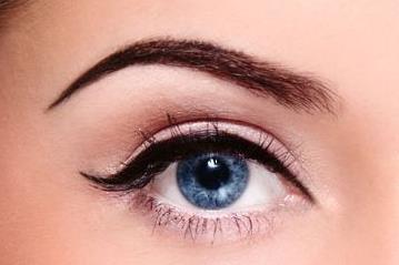 假體植入后，胸部會(huì)有哪些負(fù)面反應(yīng)？