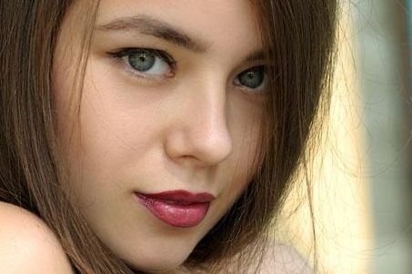 深圳哪家醫(yī)院做微針好？選擇權(quán)威專家，放心安全治療