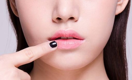 隆胸手術(shù)的最佳選擇是娜綺麗嗎？