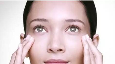 張姣姣精湛雙眼皮修復(fù)手法：長沙愛思特案例解析