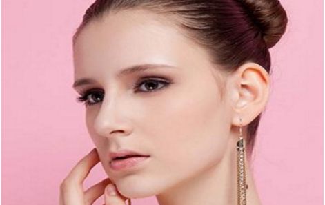 了解自體脂肪塑形術(shù)-實(shí)現(xiàn)與心形臉相似的完美輪廓