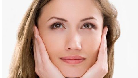 鼻部整形專家對(duì)比：師俊莉 VS 王勛，誰更值得信賴？