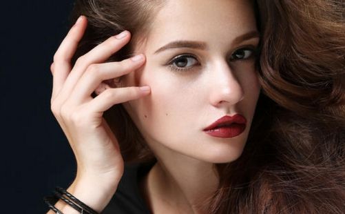 整形醫(yī)生口碑推薦，修復(fù)膨體隆鼻失敗的正確方法揭秘