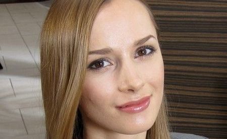 膨體隆鼻的優(yōu)勢解析：追求完美五官更明智的選擇