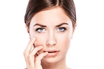 鄭州趙麗做雙眼皮修復(fù)專家推薦！河南眼整形醫(yī)生技術(shù)受歡迎！