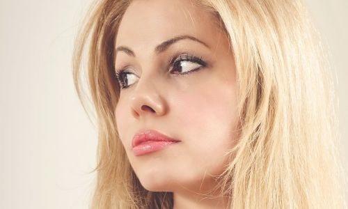 巧解疲勞眼周?chē)鷨?wèn)題：眼袋切除價(jià)格及效果揭秘