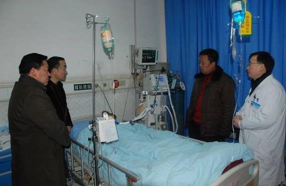 安陽市第五人民醫(yī)院燒傷整形美容科_醫(yī)生查房