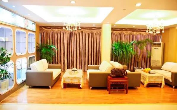 安陽(yáng)聚會(huì)醫(yī)療美容診所_休息室