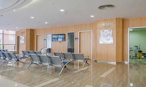 安慶施漢彬愛(ài)爾眼科醫(yī)院_候診區(qū)