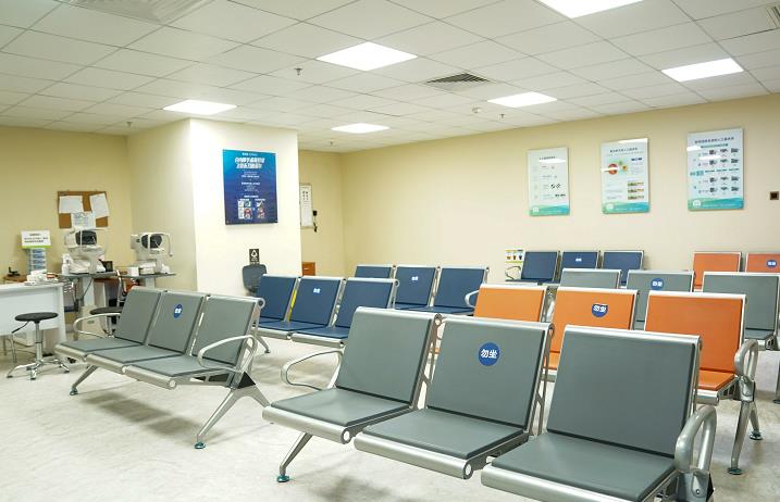 白城愛(ài)爾眼科醫(yī)院_候診區(qū)