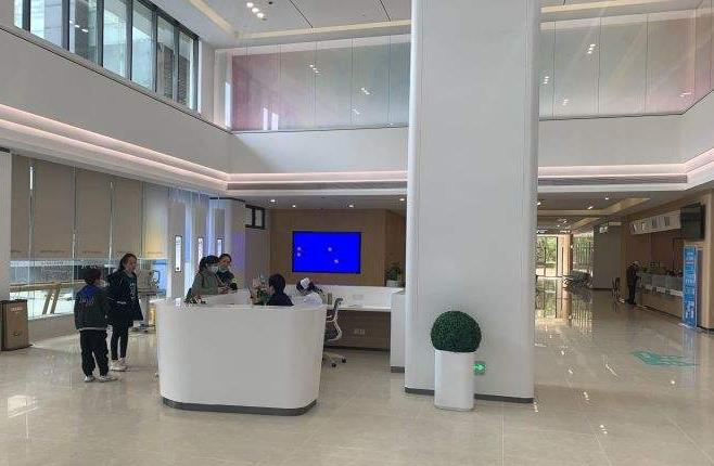 蚌埠愛爾和平眼科醫(yī)院_導(dǎo)診臺