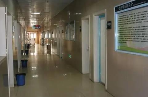 蚌埠市第三人民醫(yī)院燒傷整形科_醫(yī)院走廊