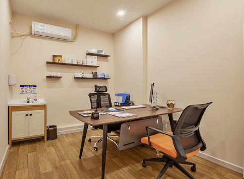 保定安卓貝拉醫(yī)療美容門診部_醫(yī)生面診室