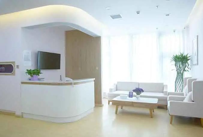 北京李聯(lián)醫(yī)療美容診所_導(dǎo)診臺