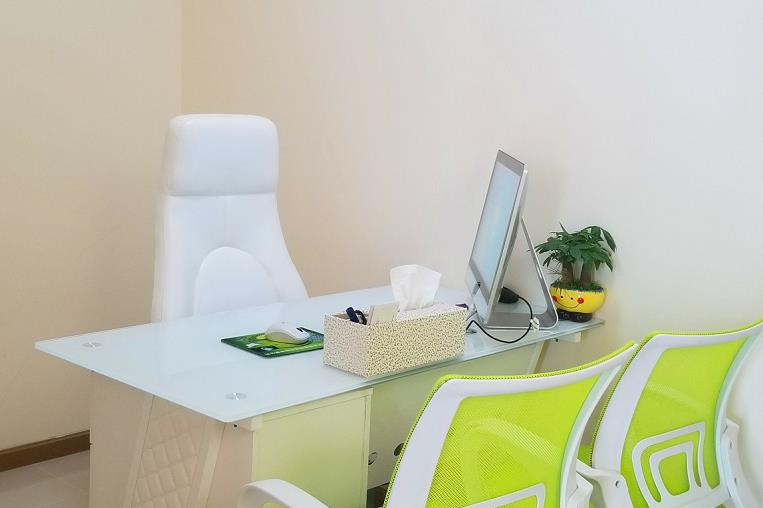 北京麗港醫(yī)療美容門診部_醫(yī)生診室