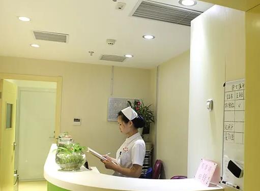 北京煤炭總醫(yī)院醫(yī)學(xué)美容整形中心_二樓導(dǎo)診臺(tái)