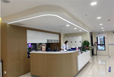北京萬(wàn)柳美中宜和婦兒醫(yī)院醫(yī)療美容中心_導(dǎo)診臺(tái)