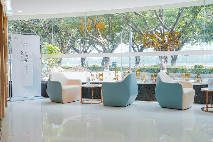 廣州樂(lè)啟生醫(yī)療門診部_醫(yī)院大廳