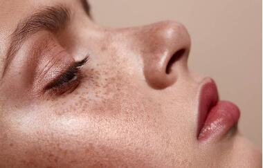 湖南液態(tài)骨雕隆鼻價(jià)格表2023在線參考(2023湖南液態(tài)骨雕隆鼻參考價(jià)為：6593元)