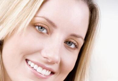 江門秒雕祛動態(tài)細(xì)紋2023價格表透明一覽(南方醫(yī)科大學(xué)附屬江門醫(yī)院燒傷整形外科秒雕祛動態(tài)細(xì)紋參考價：3015元)