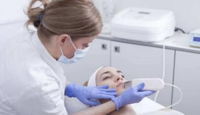 天津假體隆鼻整形價(jià)格表詳情信息(2023天津假體隆鼻整形參考價(jià)為：7659元)