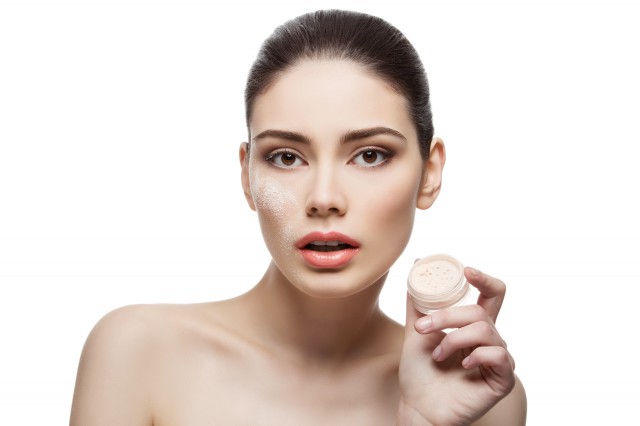 西安微創(chuàng)隆鼻整容收費(fèi)價目表明細(xì)查看(西安好年華醫(yī)療美容醫(yī)院微創(chuàng)隆鼻整容參考價：5806元)