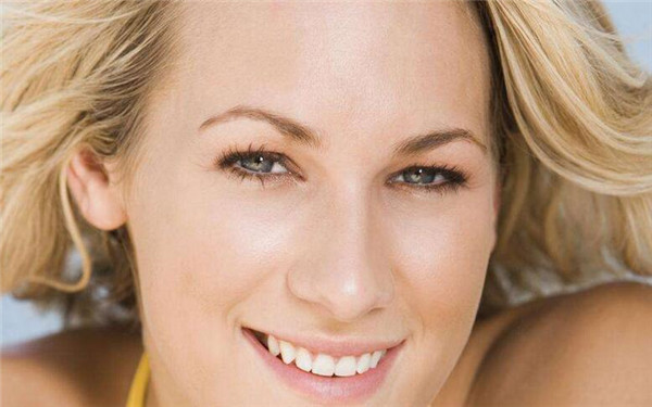 大連眼袋注射溶脂針收費價目圖表查詢(大連名匯醫(yī)療美容醫(yī)院眼袋注射溶脂針參考價：3323元)