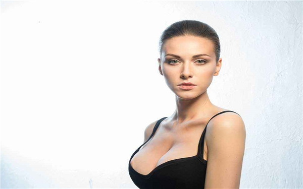 四川治療臉部痤瘡的手術(shù)費(fèi)用標(biāo)準(zhǔn)公開(四川西南醫(yī)科大學(xué)附屬醫(yī)院治療臉部痤瘡參考價(jià)：5687元)