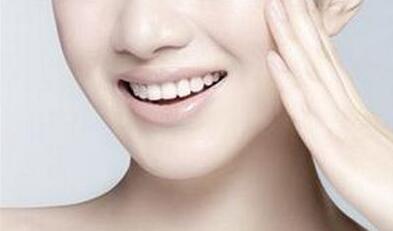 佛山內切眼袋價位表2023收費明細公開(佛山花之禧醫(yī)療美容診所內切眼袋參考價：3666元)