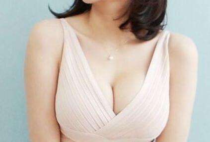 杭州乳房肥大矯正價格費用表查詢(杭州芙艾phiskin醫(yī)療美容門診部乳房肥大矯正參考價：3398元)