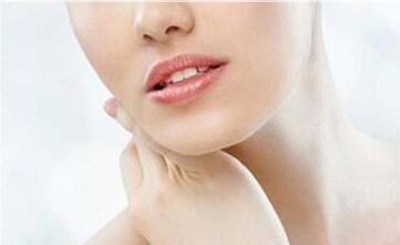 秦皇島肋骨綜合隆鼻治療費(fèi)用多少(秦皇島中醫(yī)院醫(yī)學(xué)美容科肋骨綜合隆鼻參考價(jià)：3640元)