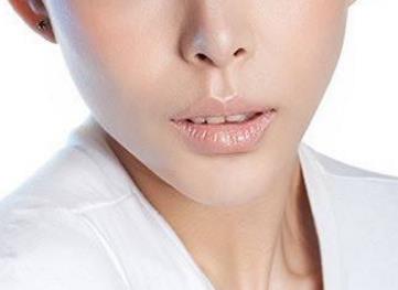 上海自體脂肪注射頸部皺紋收費(fèi)標(biāo)準(zhǔn)上線(上海瑞佛醫(yī)療美容診所自體脂肪注射頸部皺紋參考價(jià)：3341元)