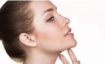 成都肉毒素去魚尾紋手術(shù)費(fèi)用一共是多少(成都解放軍第45醫(yī)院整形外科肉毒素去魚尾紋手術(shù)參考價(jià)：5375元)