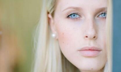 貴州額頭紋干細(xì)胞填充整形價(jià)格表查詢(貴州六盤水利美康醫(yī)療美容醫(yī)院額頭紋干細(xì)胞填充參考價(jià)：4564元)