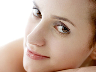 廣州激光去除眼紋多少錢啊(廣州新生醫(yī)療美容門診部激光去除眼紋參考價：5110元)