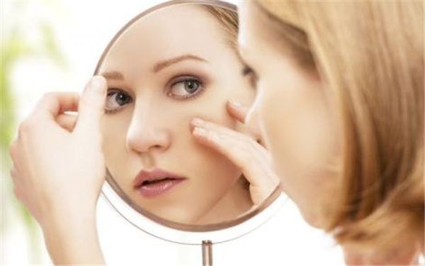 武漢中心醫(yī)院整形美容：真實口碑、專家團(tuán)隊、項目價格深度解析！