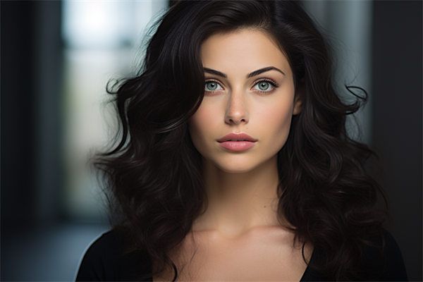 南京中大醫(yī)院整形美容中心：口碑醫(yī)生及隆胸案例大公開(kāi)