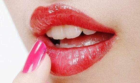 成都隆鼻名醫(yī)排行榜Top5：黃開亮、鄧東偉風(fēng)格解析