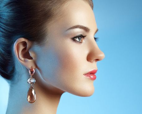 重慶當(dāng)代整形和華美整形醫(yī)院對比：打造自然媽生眼，哪家更勝一籌？